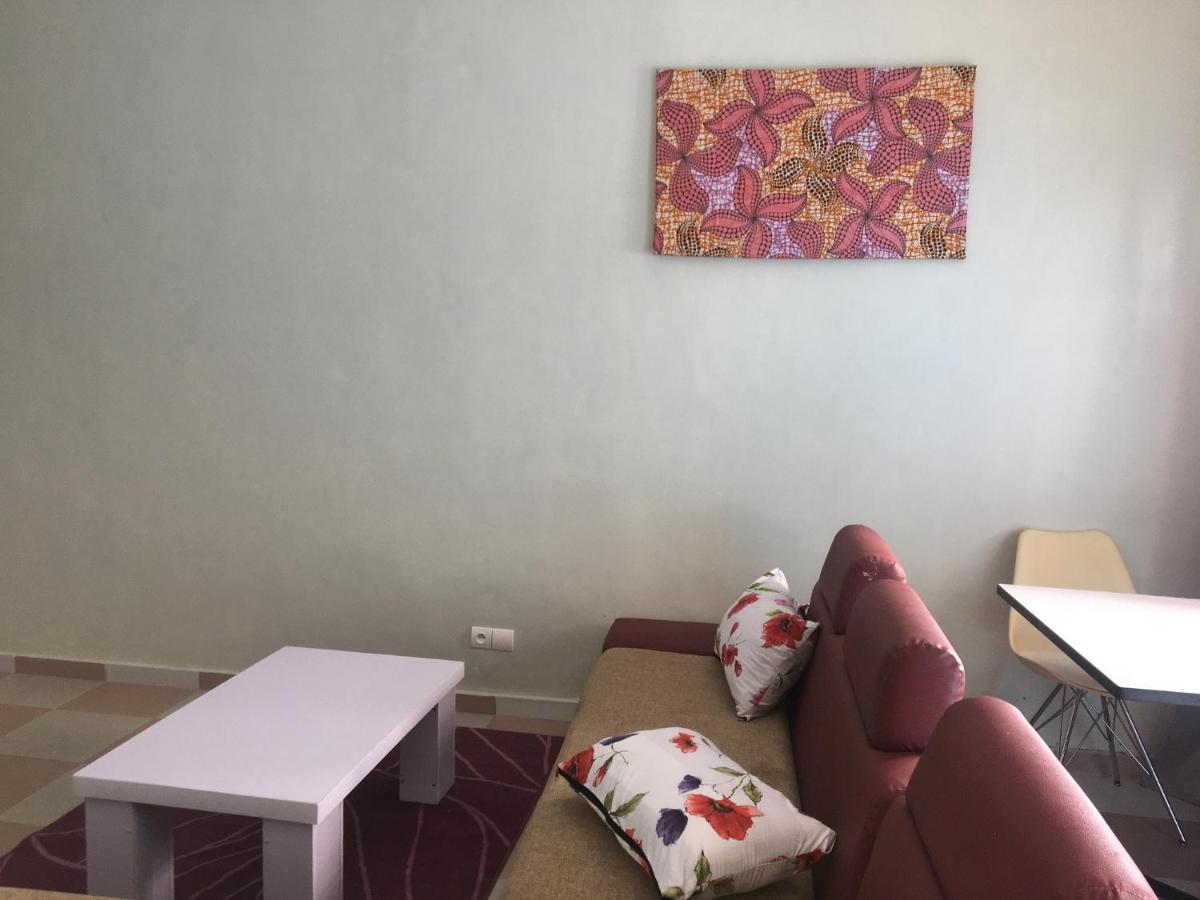 Residence Maryhouse - Free Breakfast And Taxi From Airport Cotonou Exteriör bild