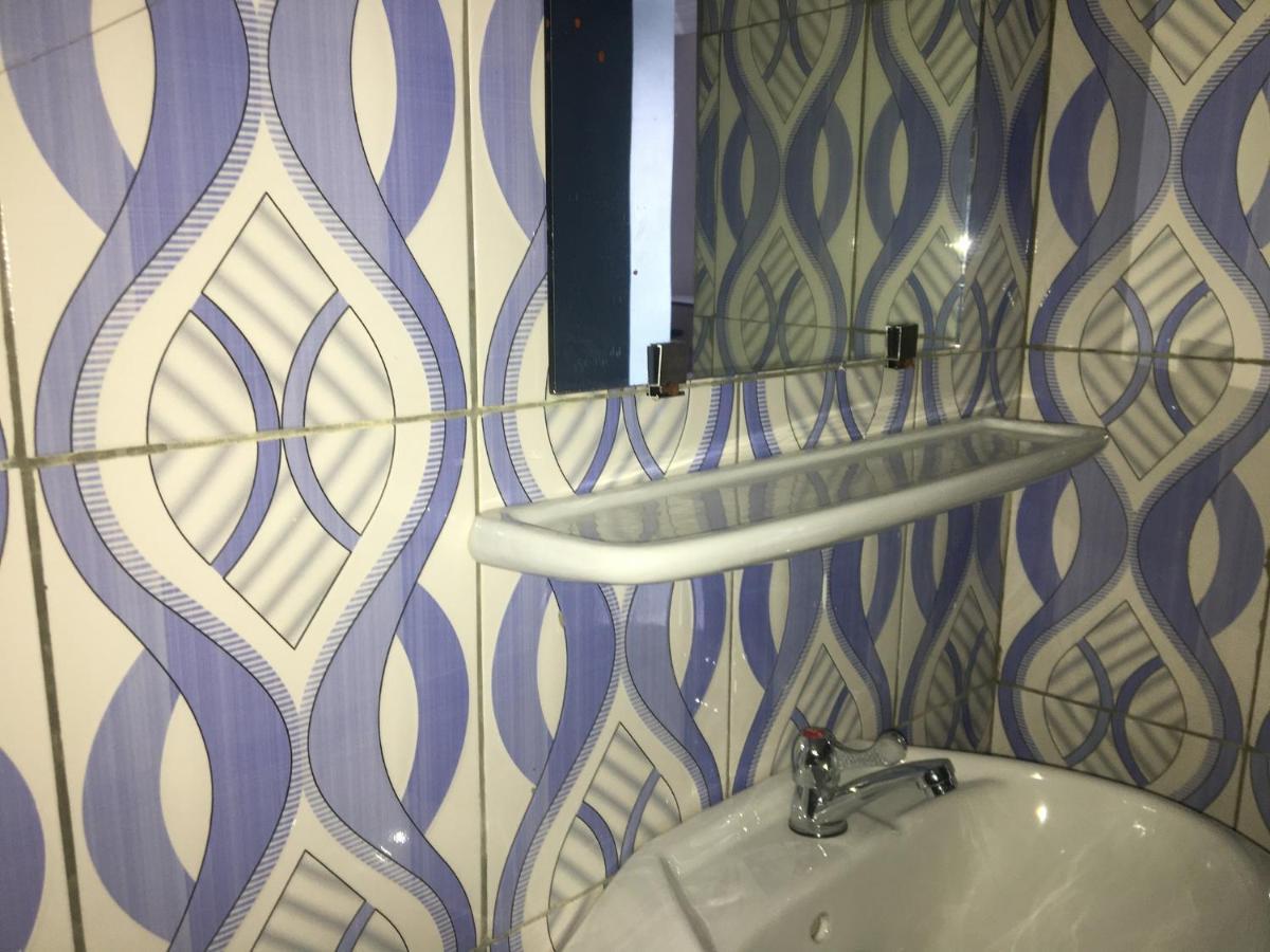Residence Maryhouse - Free Breakfast And Taxi From Airport Cotonou Exteriör bild