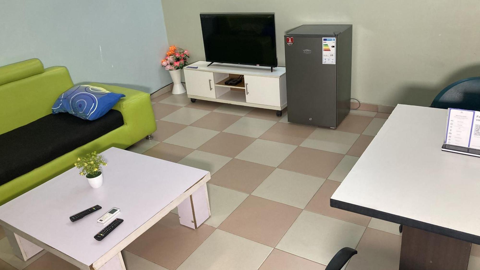 Residence Maryhouse - Free Breakfast And Taxi From Airport Cotonou Exteriör bild
